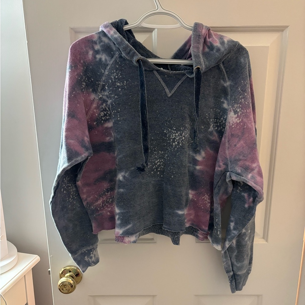 Cropped sweatshirt size medium